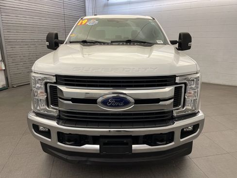 Used 2019 Ford F250 XLT w/ XLT Value Package image 6