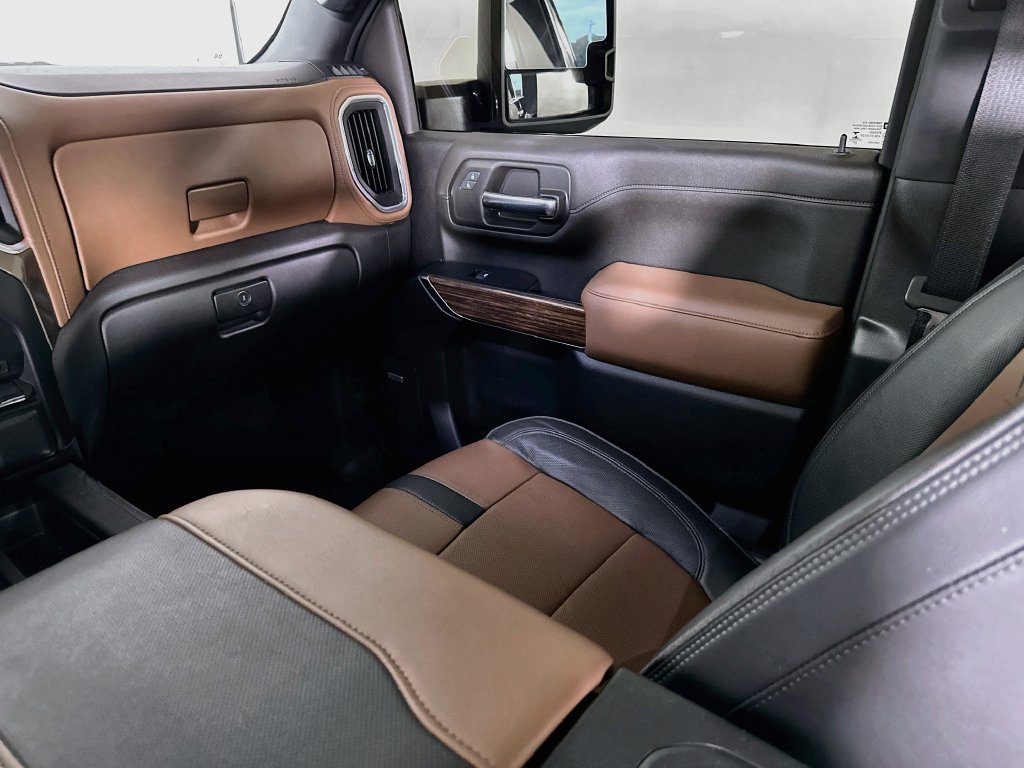 Used 2023 Chevrolet Silverado 3500 High Country w/ Z71 Off-Road Package AWD/4WD image 34