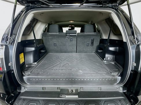 Used 2022 Toyota 4Runner SR5 image 27