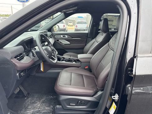 New 2026 Ford Explorer Platinum w/ LUX Leather Package AWD/4WD image 9