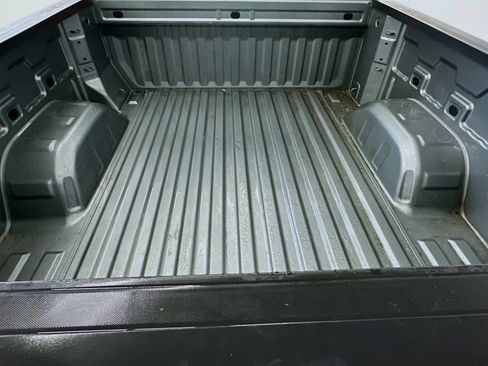 Used 2023 GMC Sierra 1500 Elevation image 30