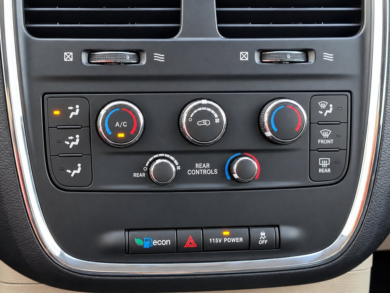 Used 2019 Dodge Grand Caravan SE FWD image 17