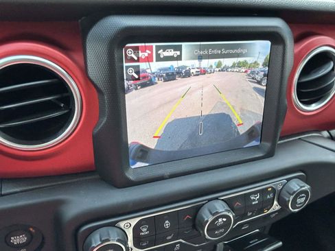 Used 2020 Jeep Gladiator Rubicon AWD/4WD image 27
