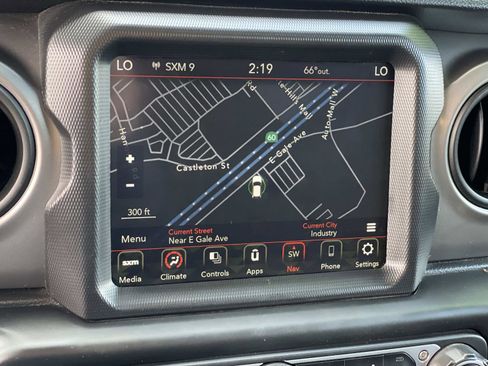 Used 2021 Jeep Gladiator Willys image 12