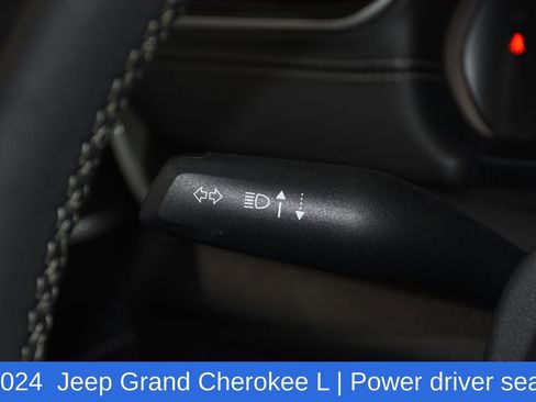Used 2024 Jeep Grand Cherokee L Limited w/ Luxury Tech Group II image 10