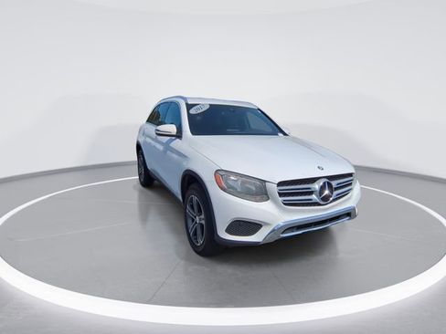 Used 2017 Mercedes-Benz GLC 300 image 2
