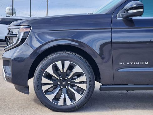 New 2026 Ford Expedition Platinum w/ Driver's Package AWD/4WD image 9