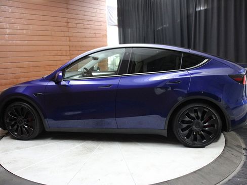 Used 2022 Tesla Model Y Performance image 9