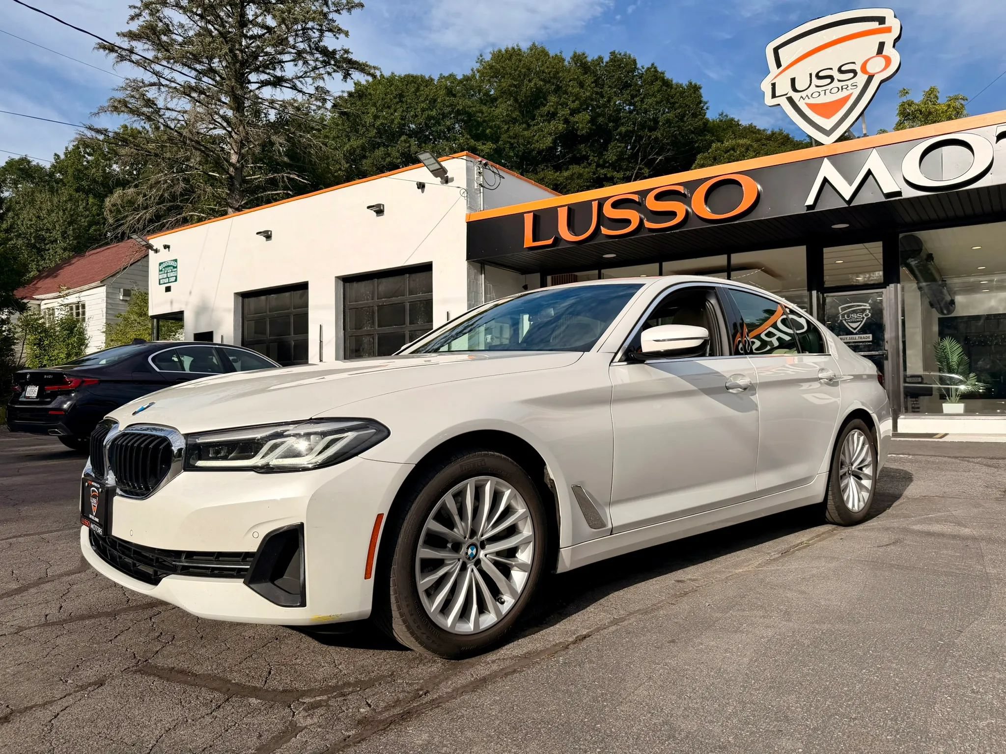 Used 2022 BMW 530i xDrive w/ Premium Package AWD/4WD image 3