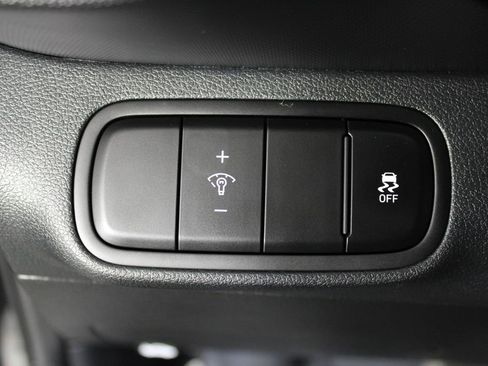 Certified 2024 Hyundai Venue Limited FWD image 24