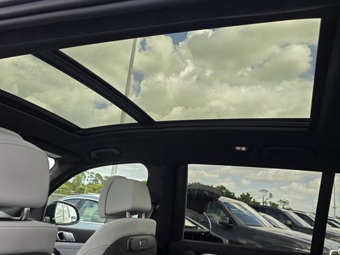 New 2026 BMW X7 xDrive40i w/ M Sport Package image 29