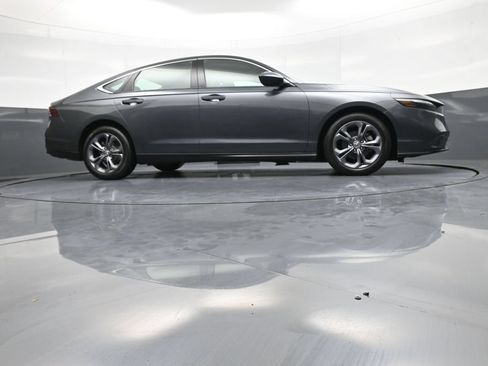 Certified 2023 Honda Accord EX image 28