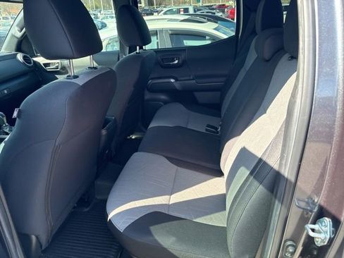 Used 2023 Toyota Tacoma TRD Sport w/ Advanced Technology Package image 8