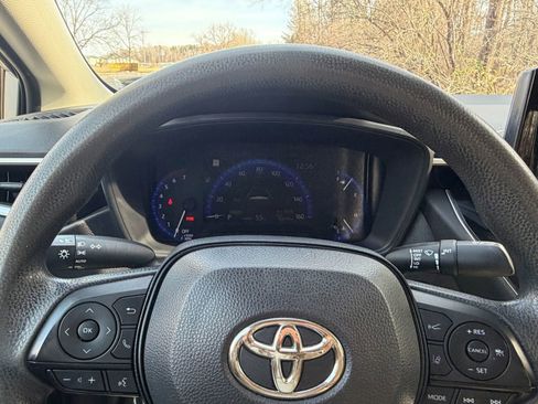 Used 2022 Toyota Corolla LE image 13