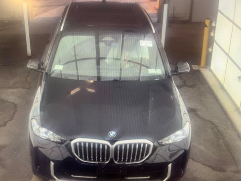 Used 2025 BMW X5 xDrive40i AWD/4WD image 2