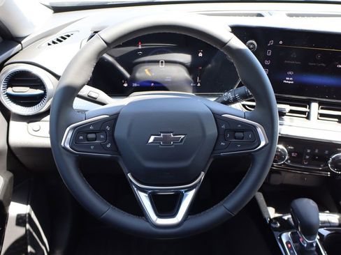 New 2026 Chevrolet Trax LT w/ Sunroof Package FWD image 16