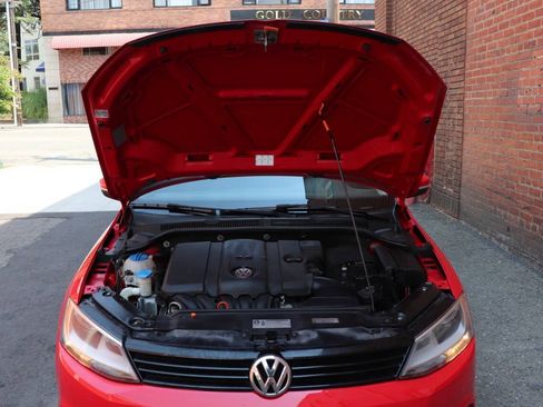 Used 2012 Volkswagen Jetta SE FWD image 11