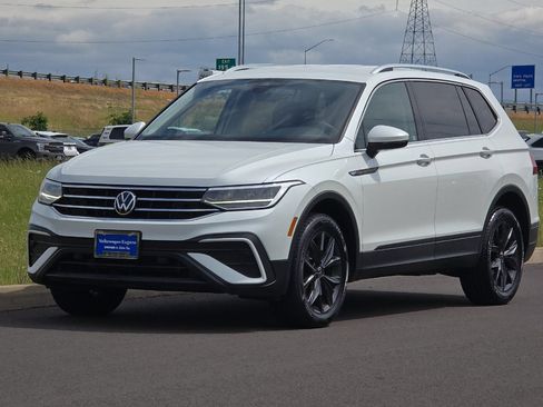 Used 2023 Volkswagen Tiguan SE AWD/4WD image 7