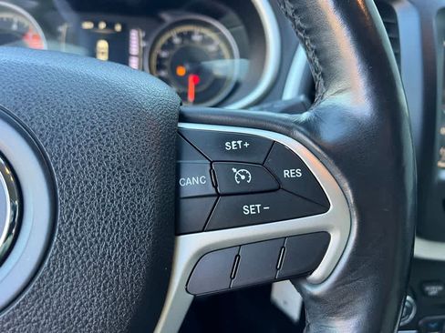 Used 2016 Jeep Cherokee Latitude w/ Cold Weather Group image 26