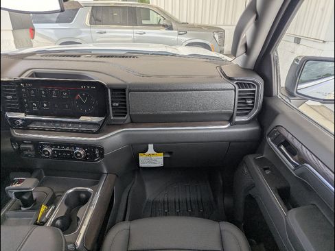 New 2026 GMC Sierra 1500 SLT AWD/4WD image 4