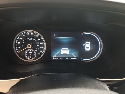 Used 2025 Genesis G70 2.5T RWD image 2