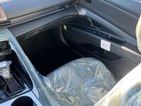 New 2026 Hyundai Elantra Limited image 14