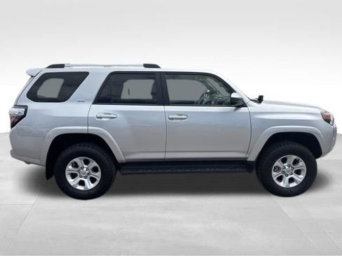 Used 2024 Toyota 4Runner SR5 AWD/4WD image 6