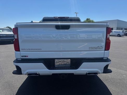 New 2026 Chevrolet Silverado 1500 High Country w/ High Country Premium Package AWD/4WD image 6