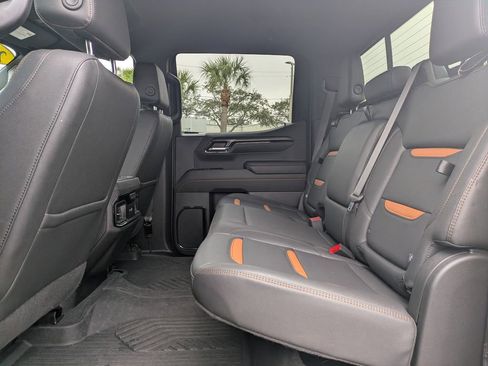 Used 2024 GMC Sierra 1500 AT4 w/ AT4 Premium Package AWD/4WD image 14