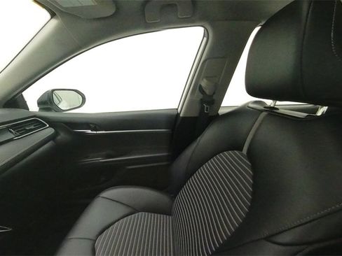 Used 2023 Toyota Camry SE image 29
