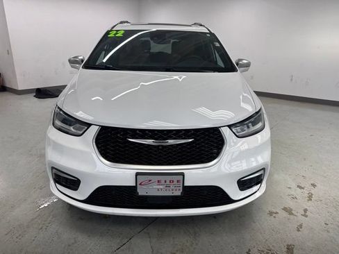 Used 2022 Chrysler Pacifica Pinnacle AWD/4WD image 6
