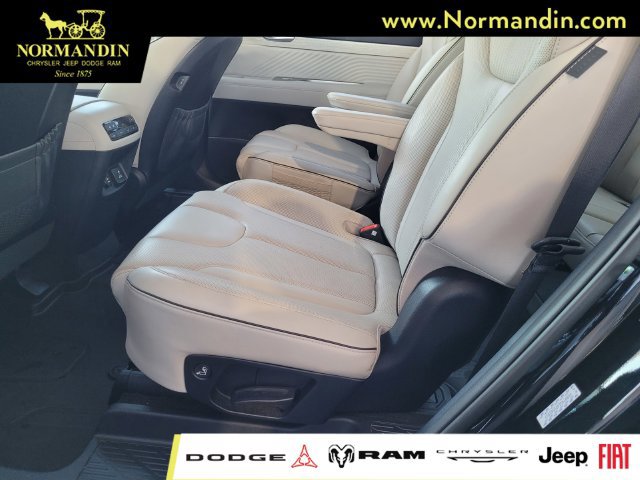 Used 2023 Hyundai Palisade Calligraphy w/ Cargo Package FWD image 16