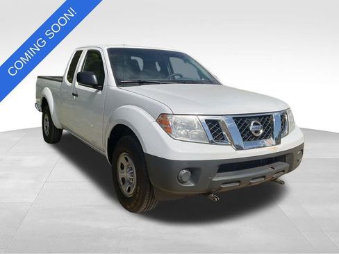 Used 2010 Nissan Frontier XE w/ XE Preferred Pkg RWD image 1