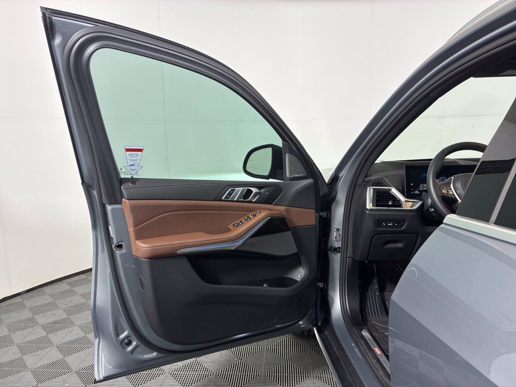 Certified 2025 BMW X5 xDrive50e AWD/4WD image 23