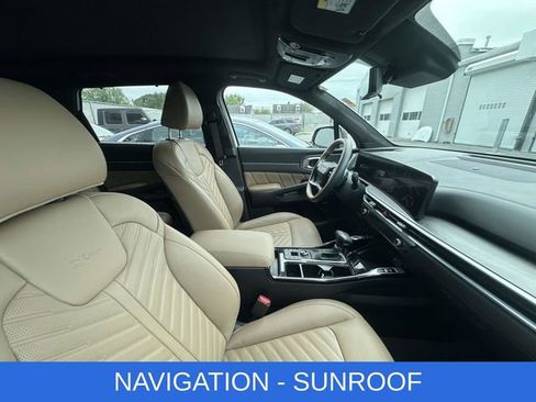 Used 2026 Kia Sorento SX Prestige w/ Olive Brown Leather Package AWD/4WD image 2
