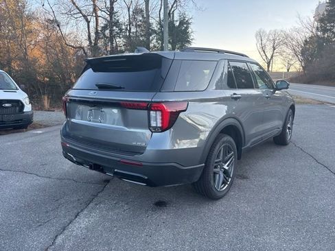 New 2026 Ford Explorer ST-Line w/ ST-Line Street Pack image 3