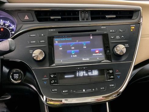 Used 2016 Toyota Avalon XLE Premium image 14