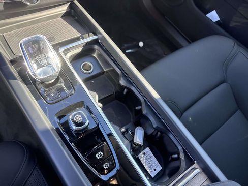 New 2026 Volvo XC60 B5 Plus w/ Protection Package Premier image 22