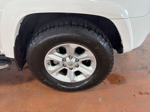 Used 2020 Toyota 4Runner SR5 RWD image 10