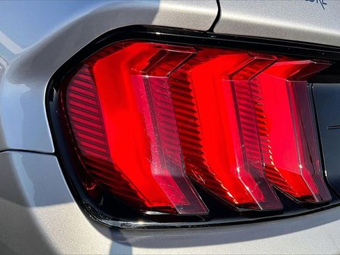 Used 2019 Ford Mustang GT Premium image 25