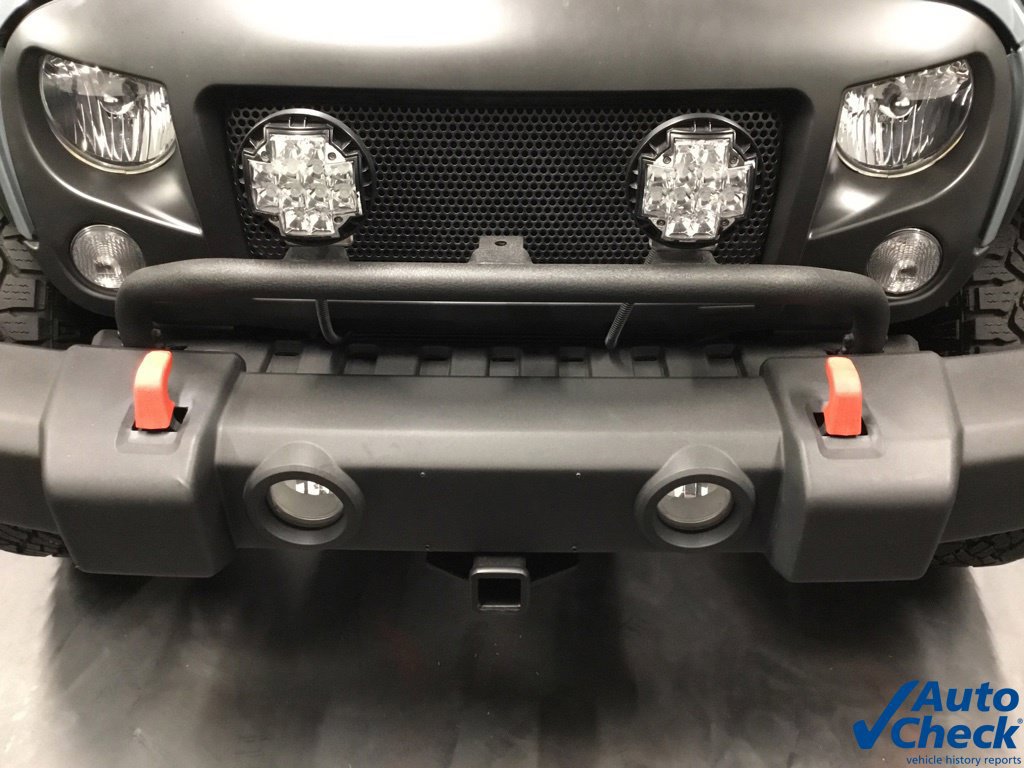 Used 2015 Jeep Wrangler Sahara w/ Connectivity Group AWD/4WD image 22