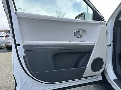 Used 2023 Hyundai Ioniq 5 SEL image 14