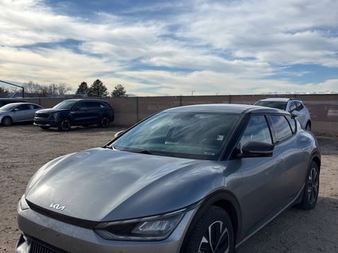 Used 2022 Kia EV6 Wind image 1