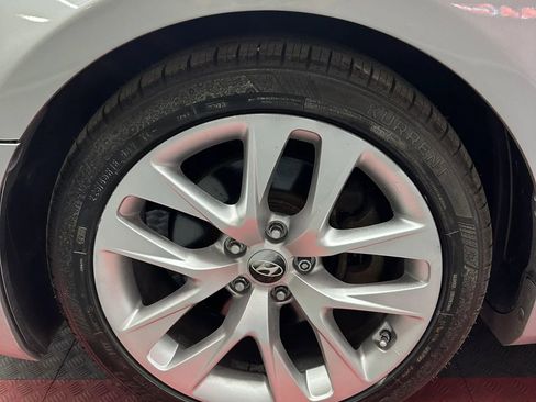 Used 2014 Hyundai Genesis 2.0T RWD image 23