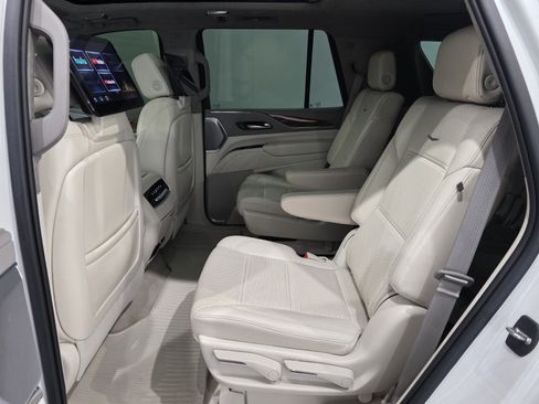 Used 2022 Cadillac Escalade Sport Platinum RWD image 11
