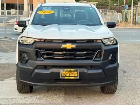 Used 2024 Chevrolet Colorado W/T w/ WT Convenience Package RWD image 3