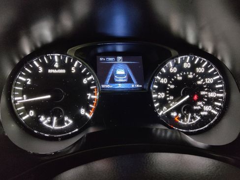 Used 2019 Nissan Pathfinder SV image 23