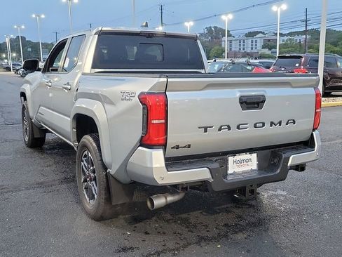 Used 2024 Toyota Tacoma TRD Sport w/ TRD Sport Premium Package AWD/4WD image 5