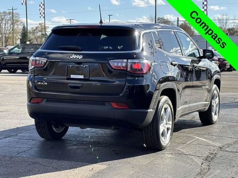 Used 2023 Jeep Compass Sport image 32