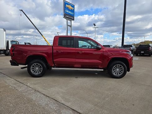Used 2024 Chevrolet Colorado LT image 8